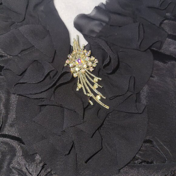 Classy Black V-Neck Ruffled Cocktail Dress - Size 6 - Picture 8 of 11